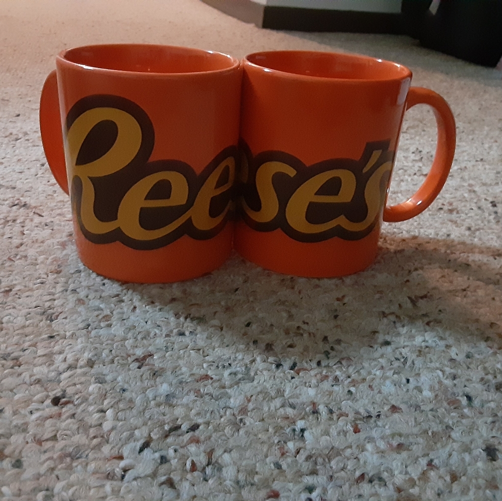 Reese's mugs